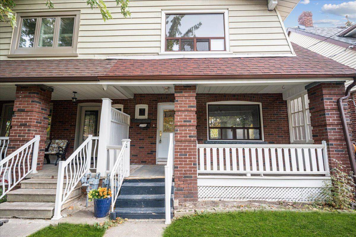 Toronto E03, ON M4J 1P3,89 Strathmore BLVD #Upper