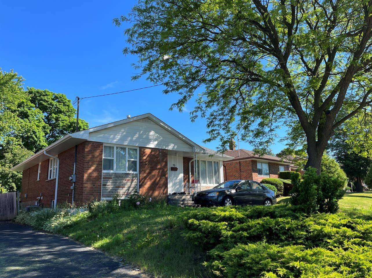 Toronto E05, ON M1T 1N1,70 Beacham CRES #BSMT