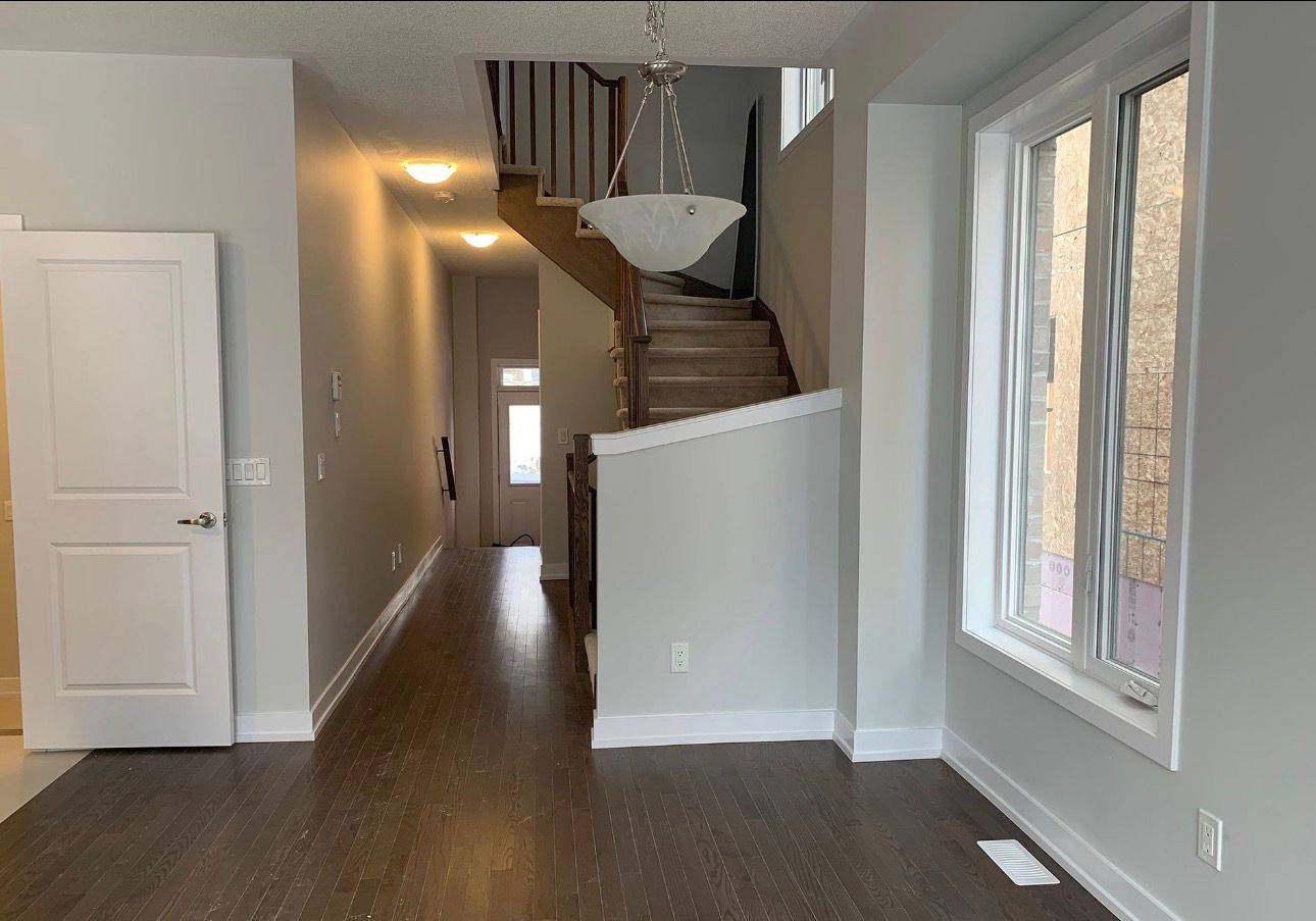 Oshawa, ON L1L 0V5,1103 Thompson DR