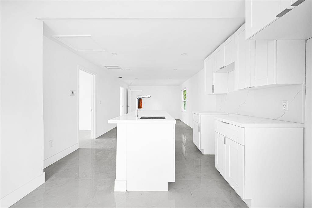 Pompano Beach, FL 33060,127 NE 8th St