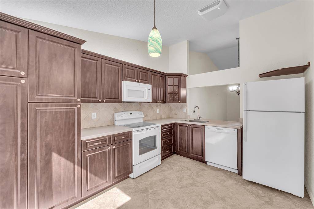 Pompano Beach, FL 33066,3246 Carambola Cir #3246