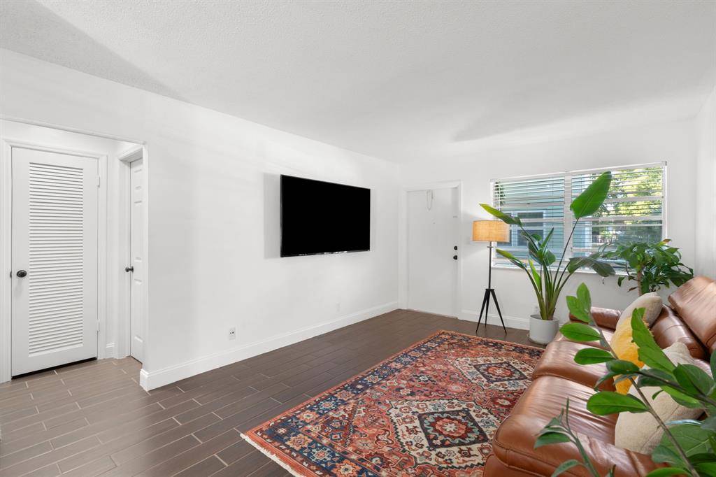 Fort Lauderdale, FL 33304,1900 NE 8th Ct #206