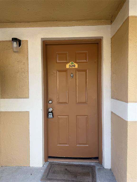 Pembroke Pines, FL 33025,320 E Palm Cir E #320