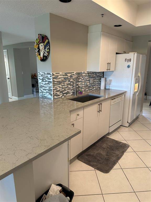 Boynton Beach, FL 33437,5938 Crystal Shores Drive #208