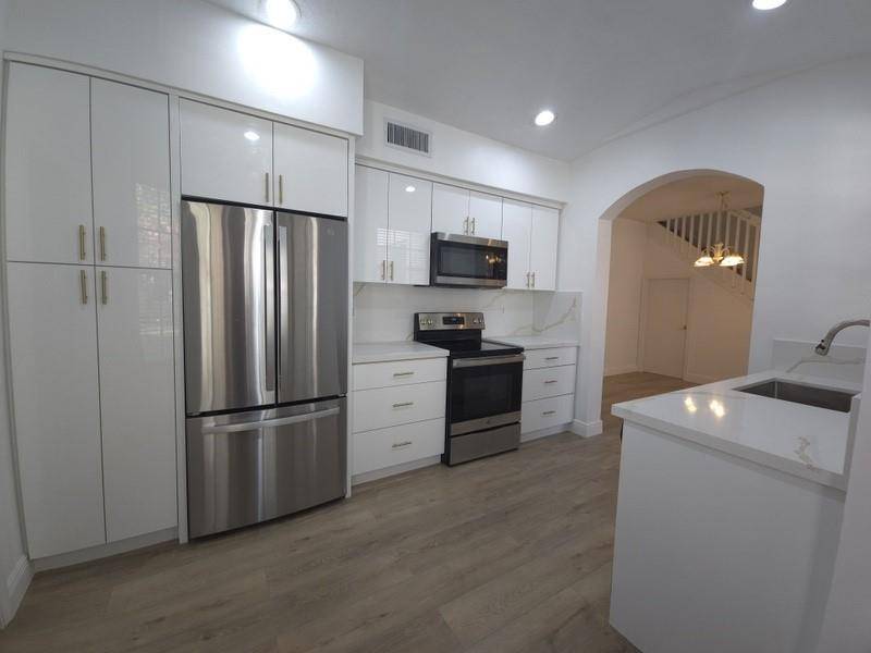 Miramar, FL 33029,18713 SW 26th St