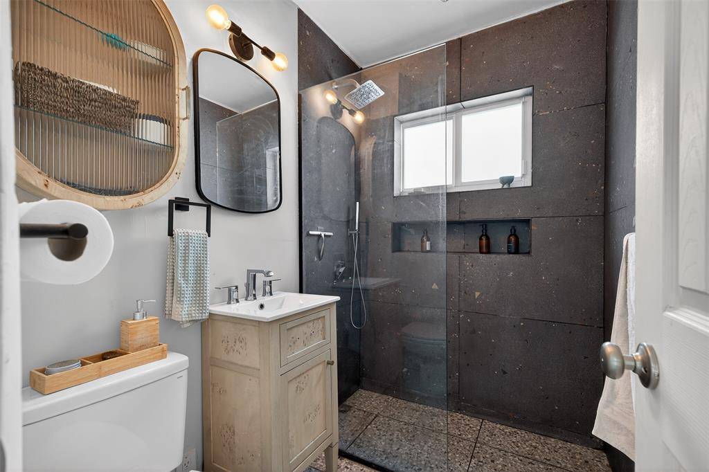 Oakland Park, FL 33309,780 NW 33rd St