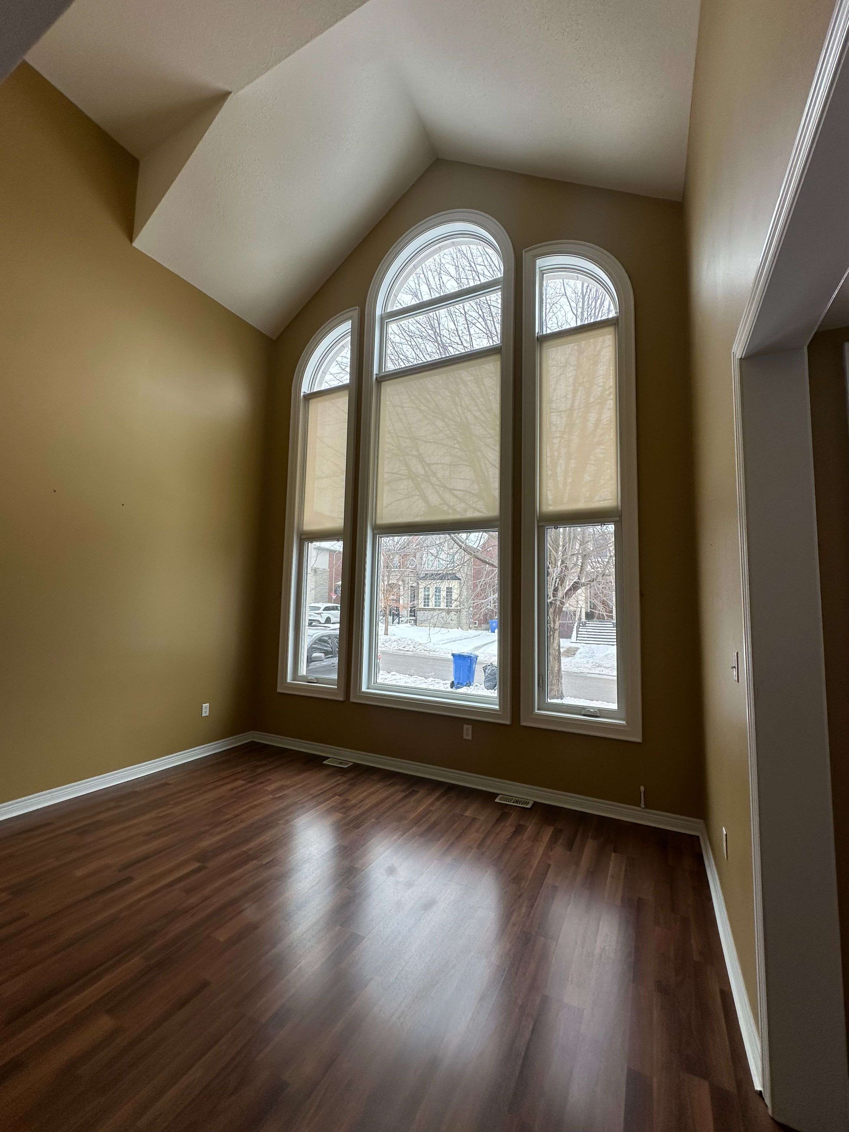 Aurora, ON L4G 0C3,12 AMES CRES