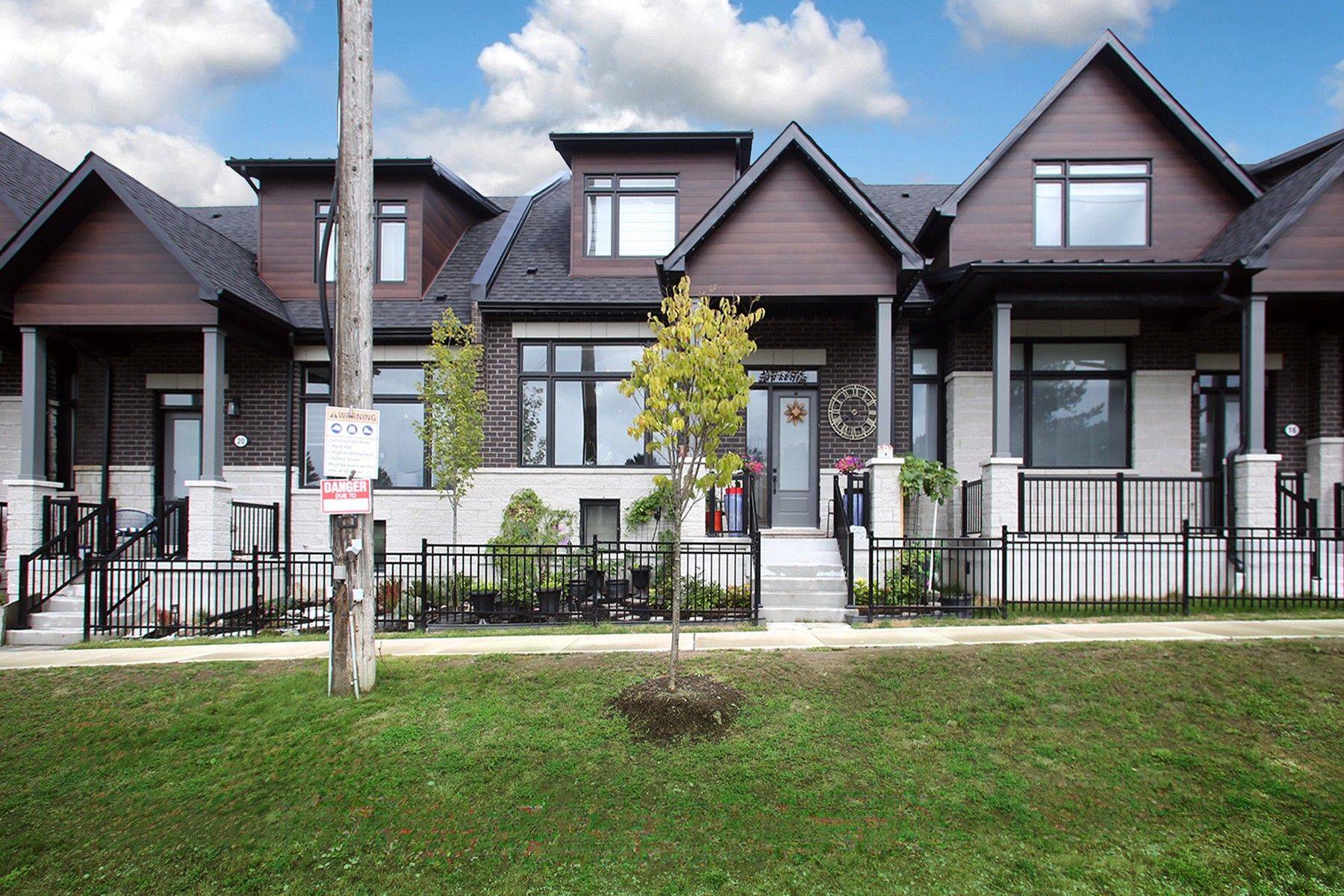 Uxbridge, ON L9P 0R9,18 Vern Robertson Gate