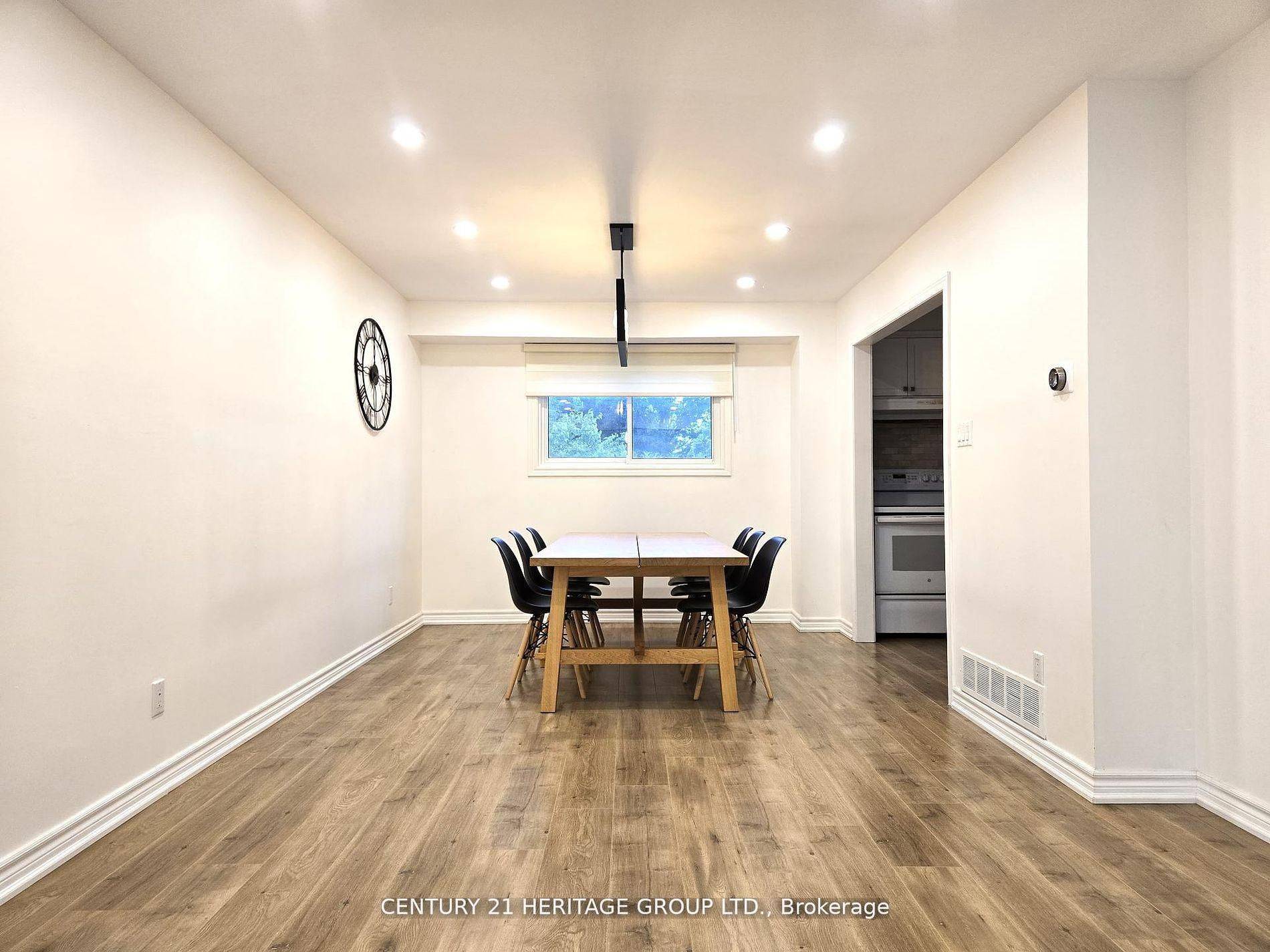 Newmarket, ON L3Y 5R8,897 Caldwell ST