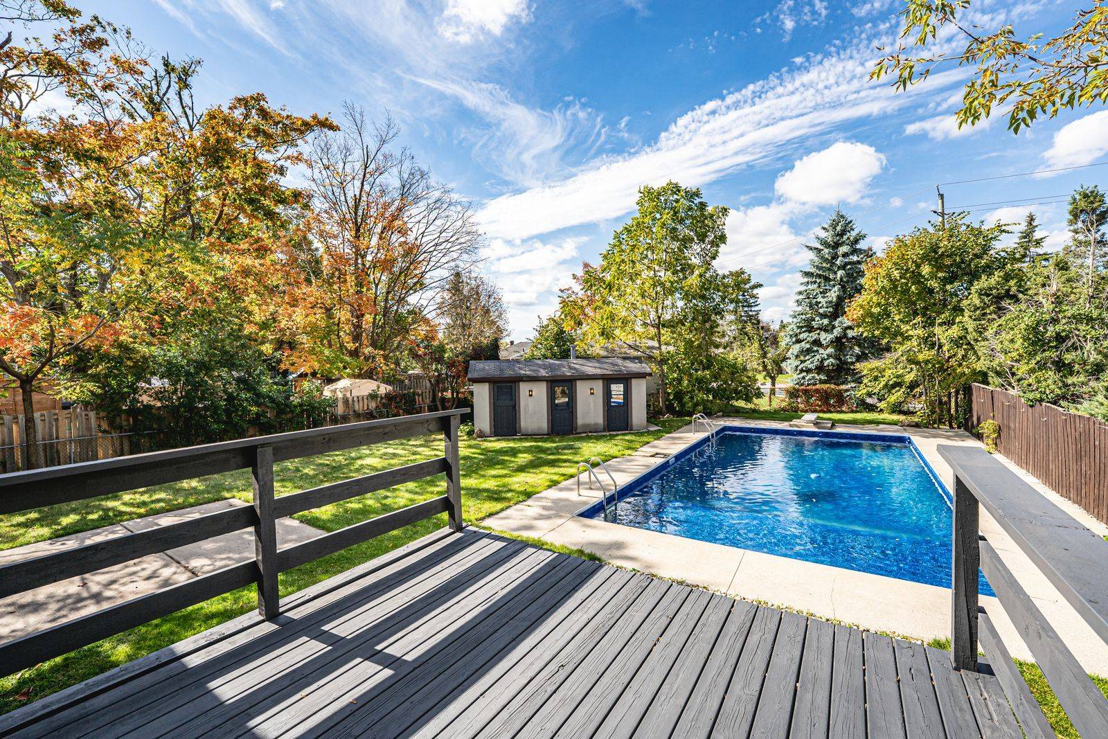 Barrie, ON L4M 3X2,262 Duckworth ST