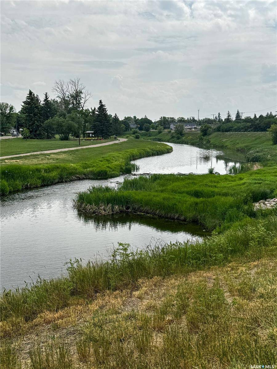 Swift Current, SK S9H 4E3,520 Bray STREET E