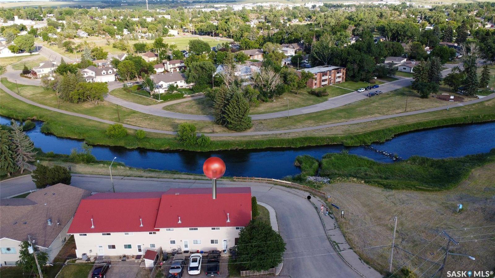 Swift Current, SK S9H 4E3,520 Bray STREET E