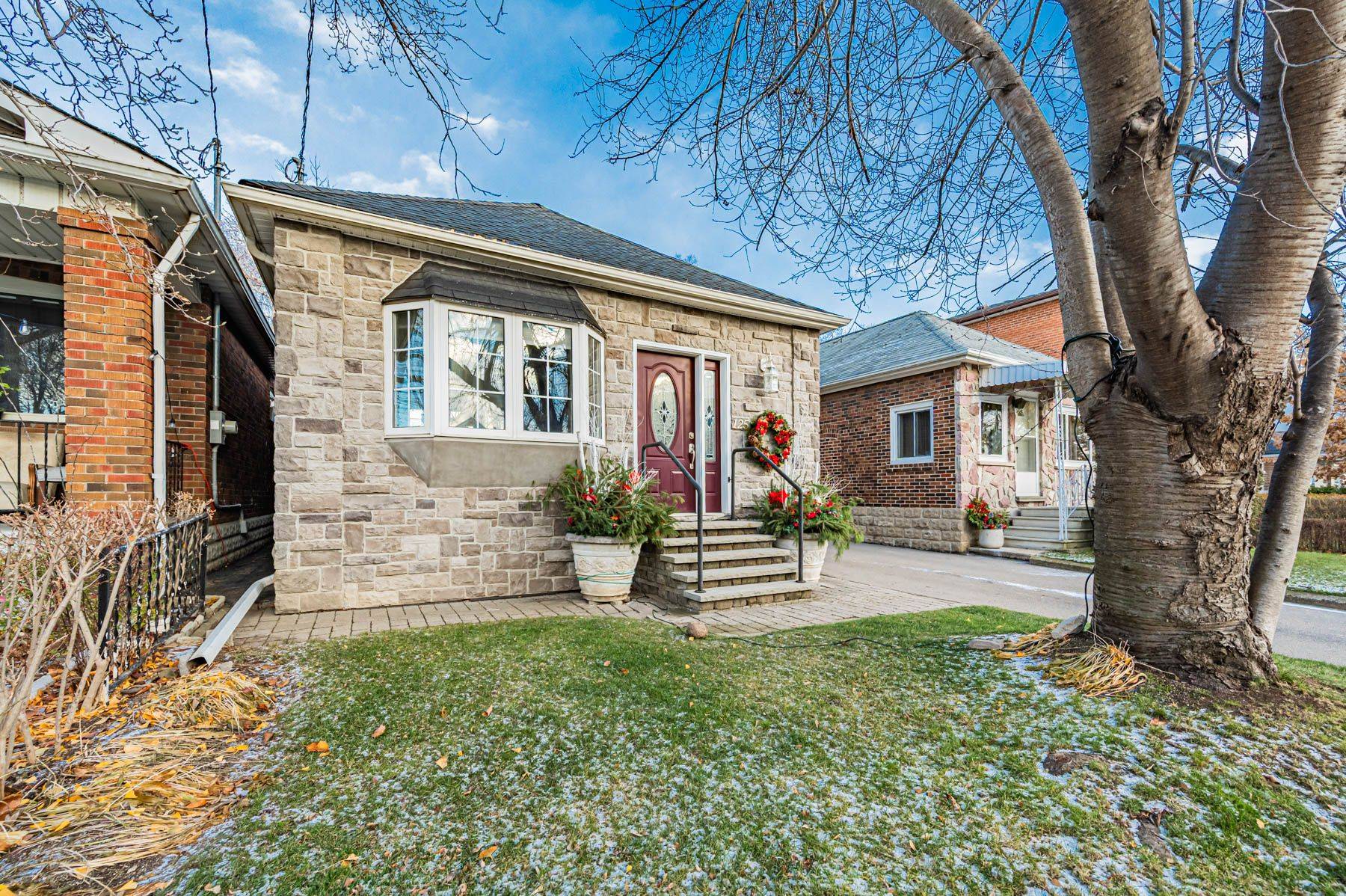 Toronto W06, ON M8V 2Y6,125 Fourth ST