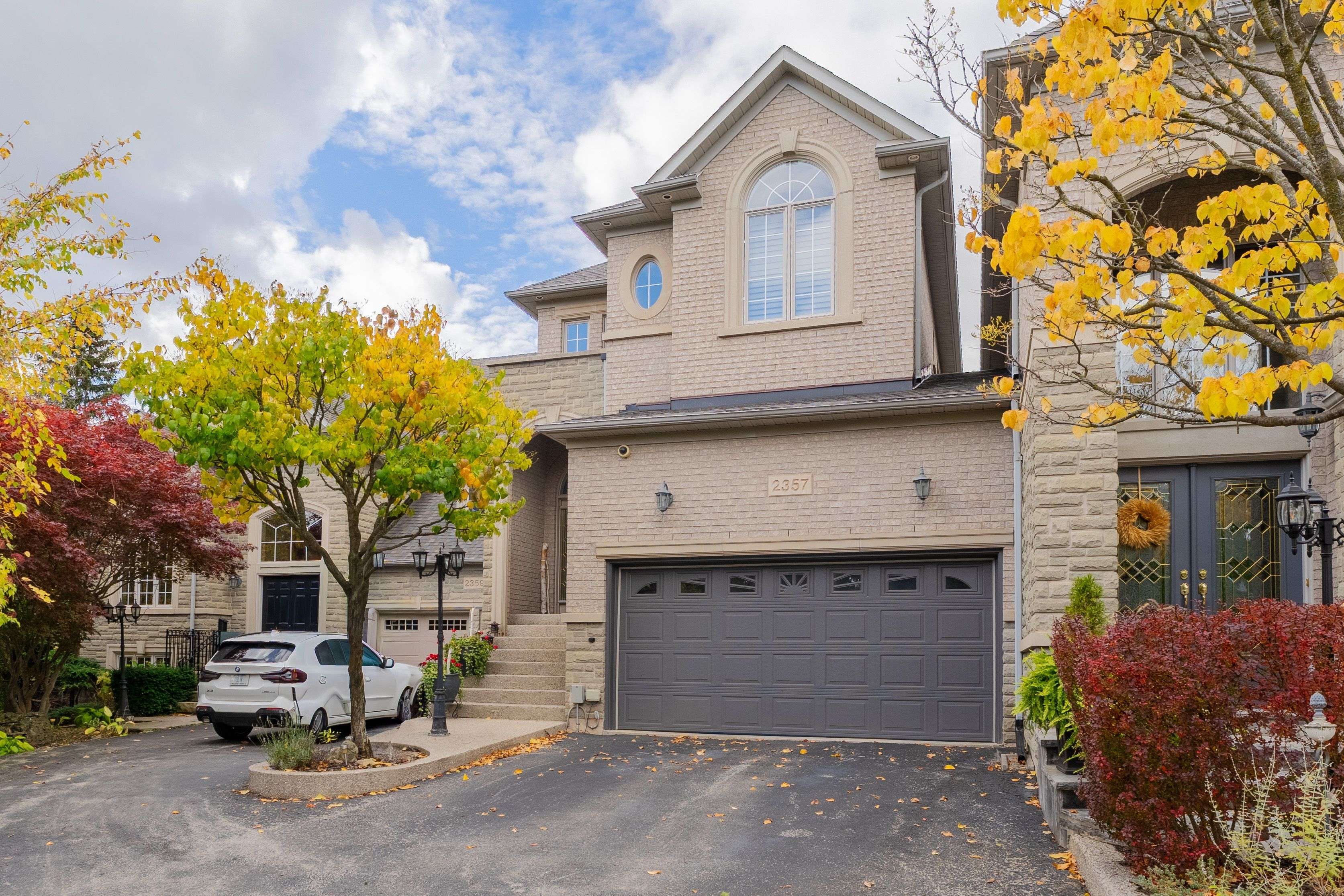 Oakville, ON L6H 6Y6,2357 Woodfield RD