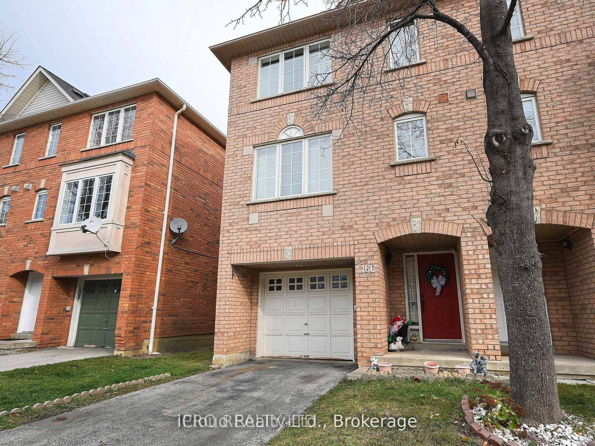 Mississauga, ON L4Z 4C7,80 Acorn PL #166