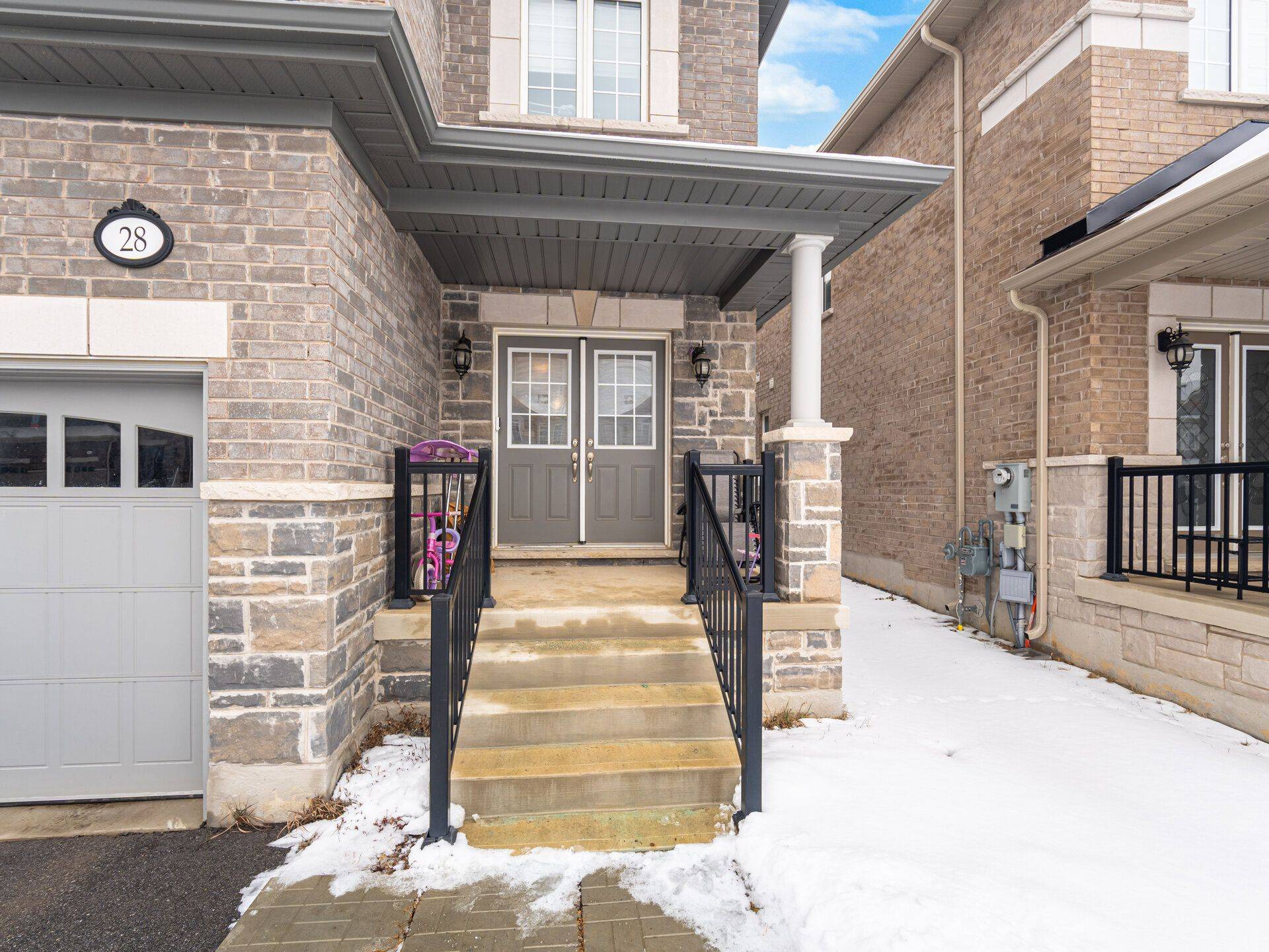 Halton Hills, ON L7G 0M9,28 OVERSTONE RD