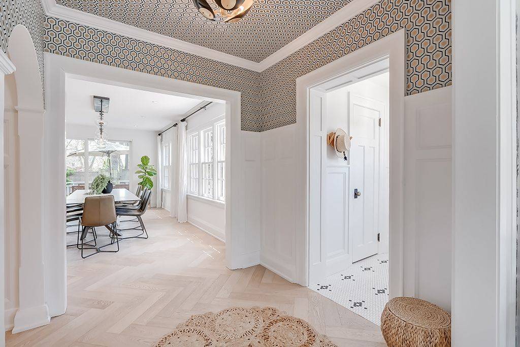 Burlington, ON L7T 3M6,1060 Mohawk RD