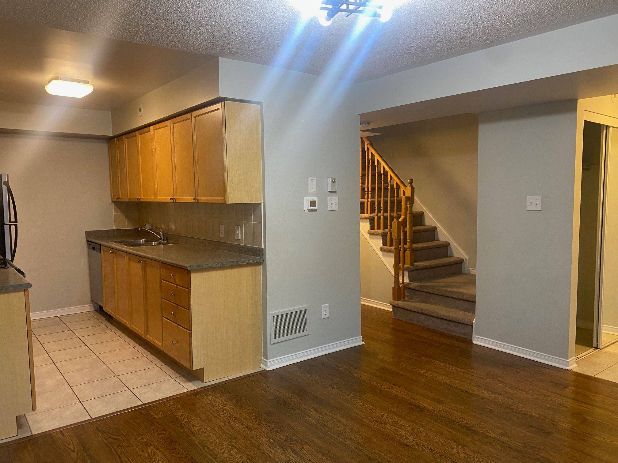 Mississauga, ON L5M 8E4,4975 Southampton DR #274