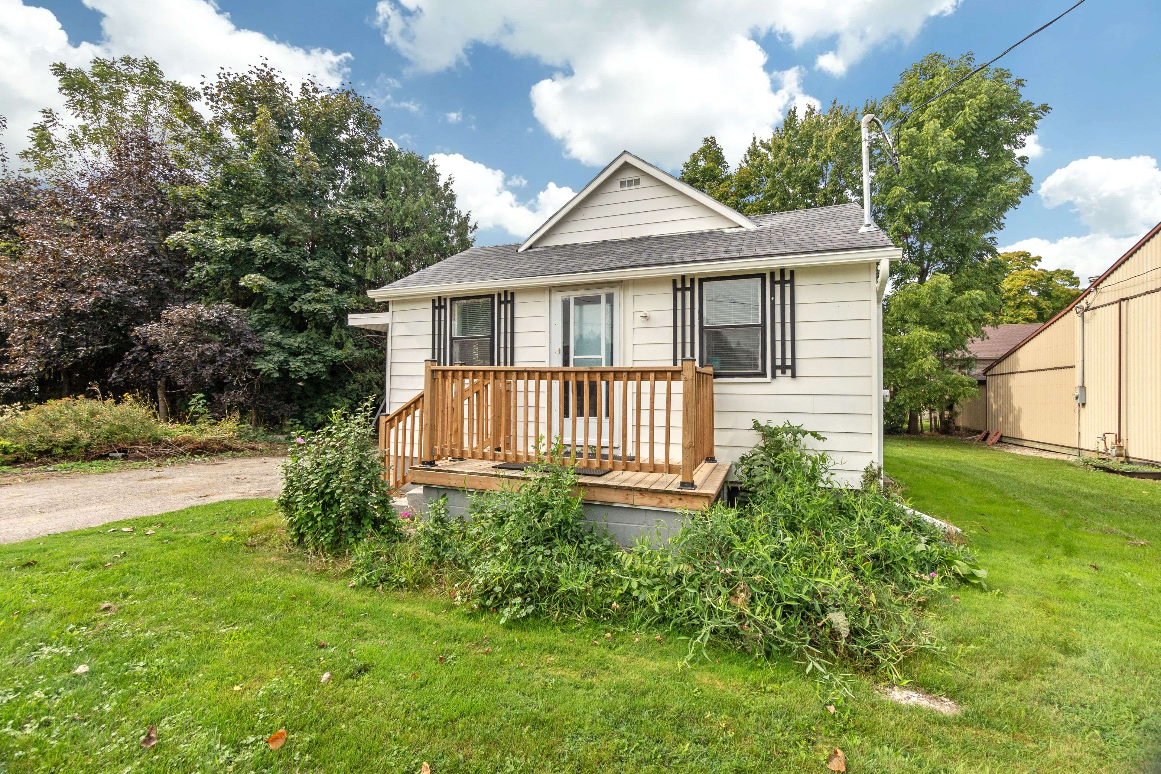 Bluewater, ON N0M 1X0,82 LONDON RD