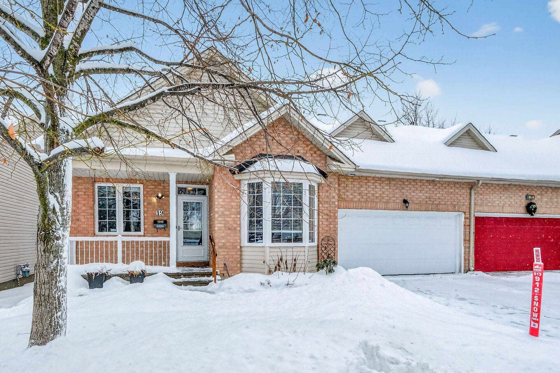 Kanata, ON K2L 4H2,19 Foulis CRES #Main Floor