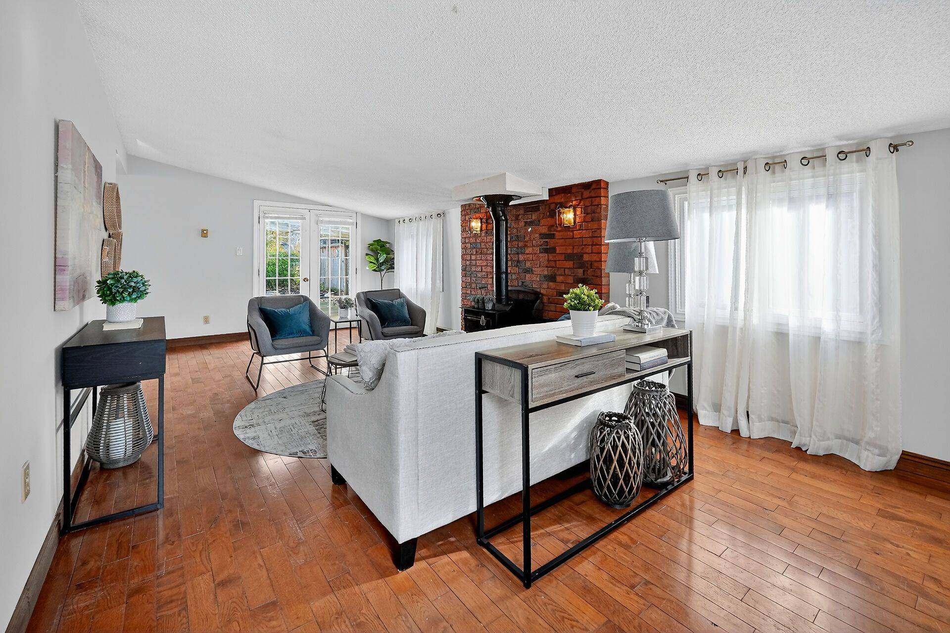 Grimsby, ON L3M 2R6,15 Grand AVE