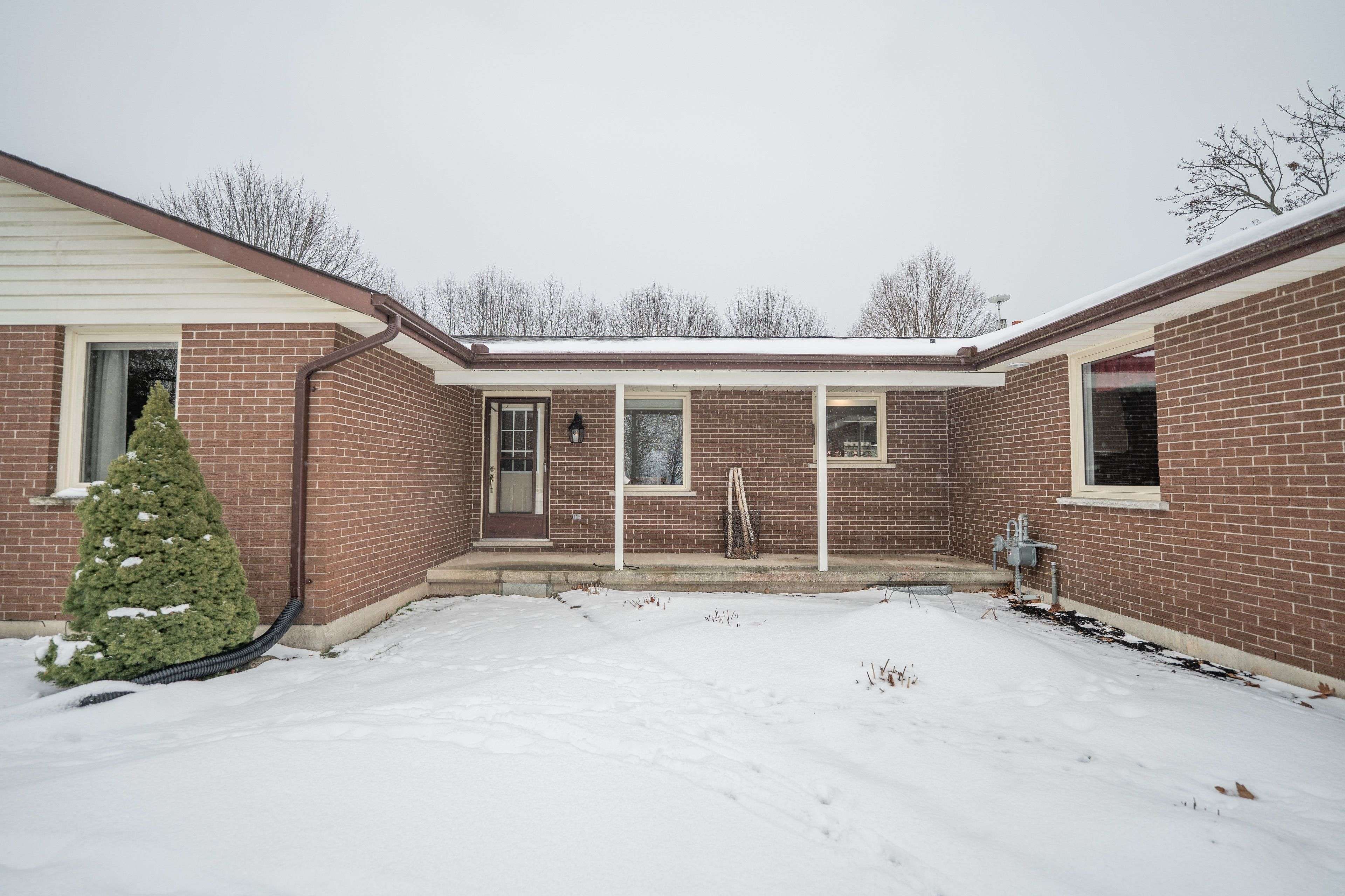 Norfolk, ON N4G 4G7,660 Goshen RD