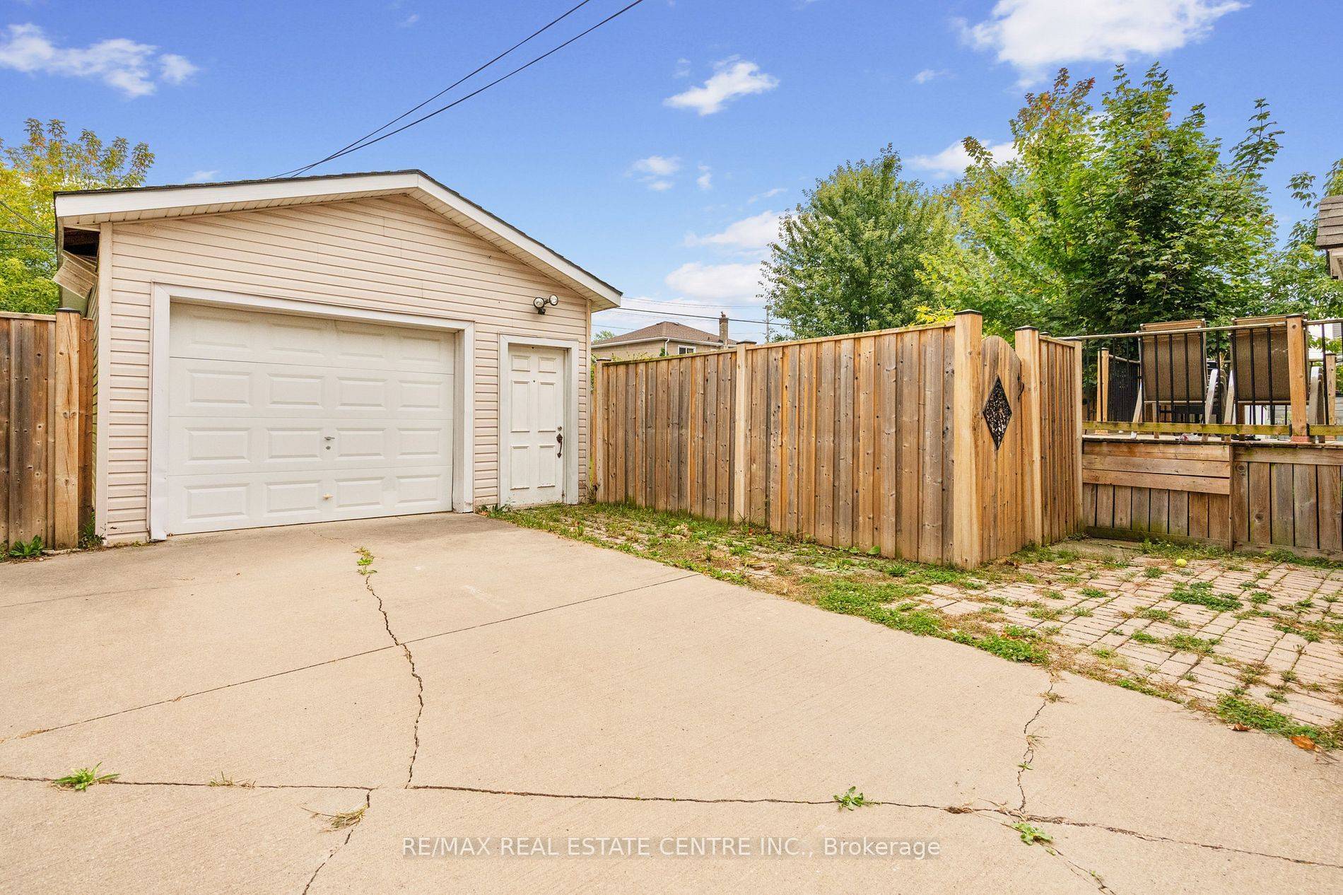 Welland, ON L3B 1R9,298 Wallace AVE #Basement