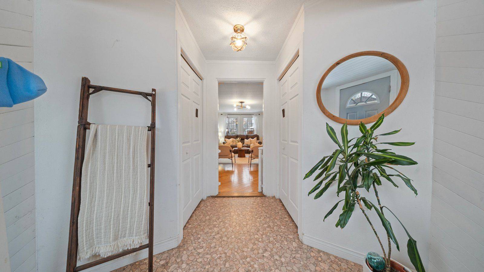 Brant, ON N3L 2K6,14 Willow ST