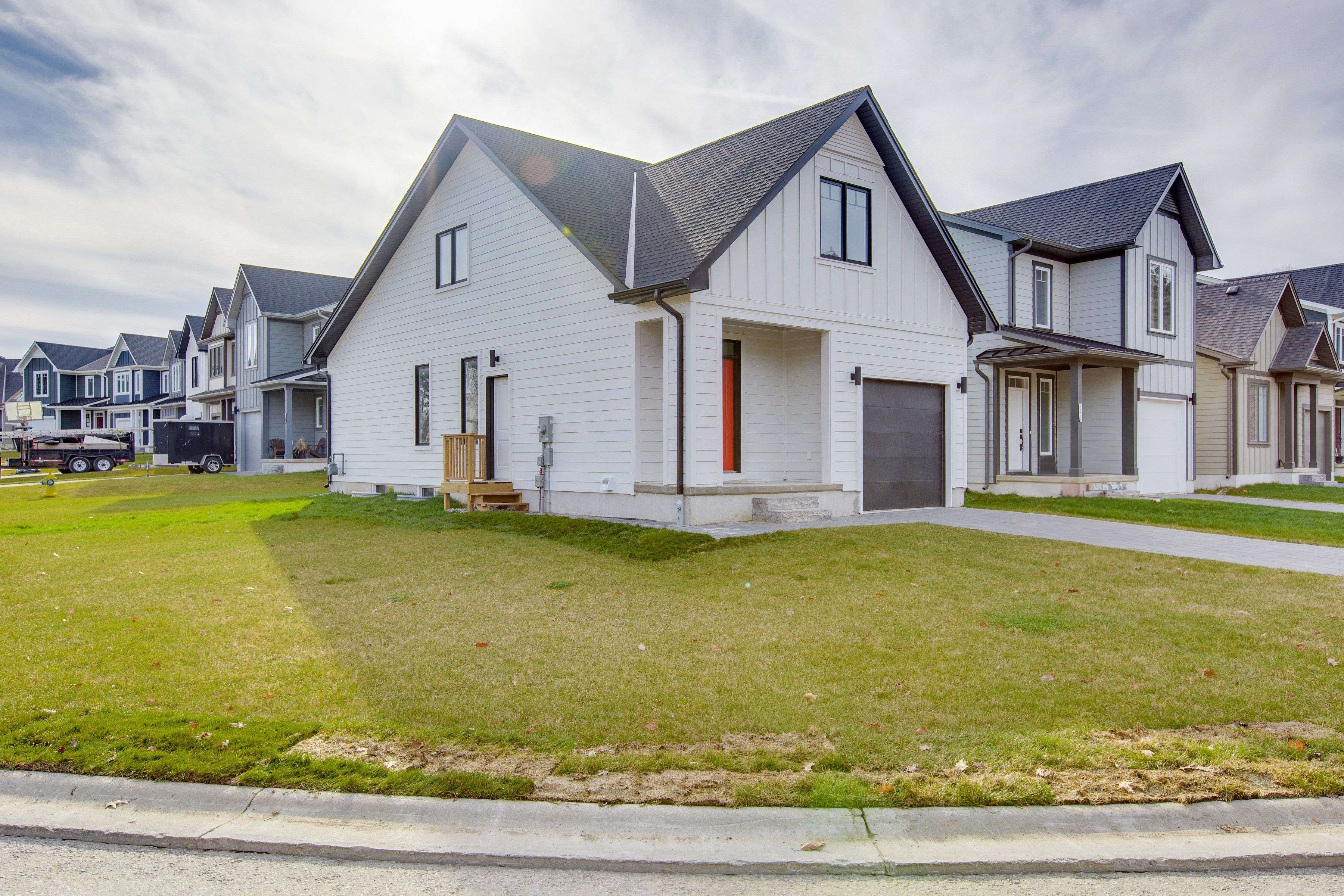 London South, ON N5Z 0B2,134 Julie CRES #Upper