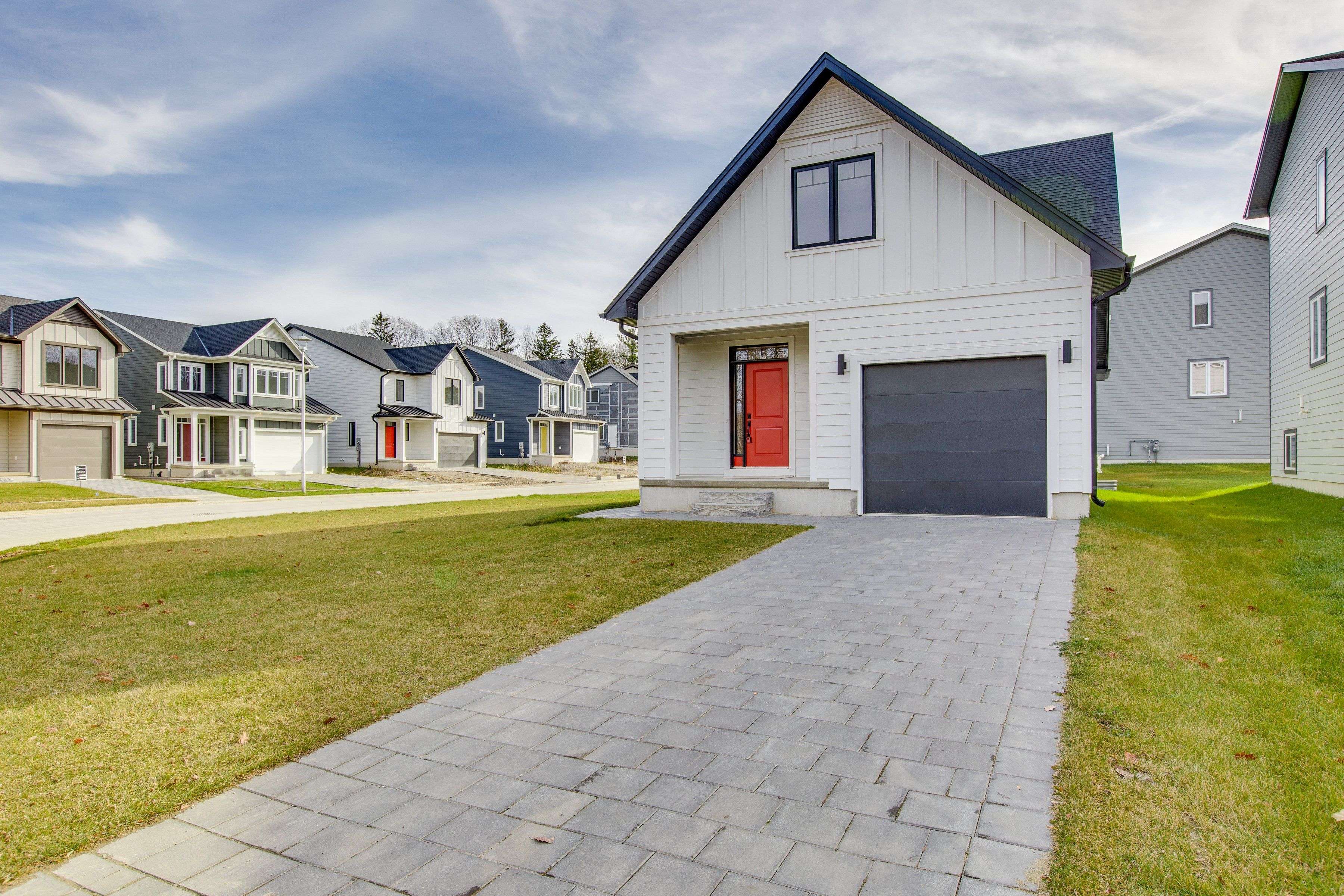 London South, ON N5Z 0B2,134 Julie CRES #Upper