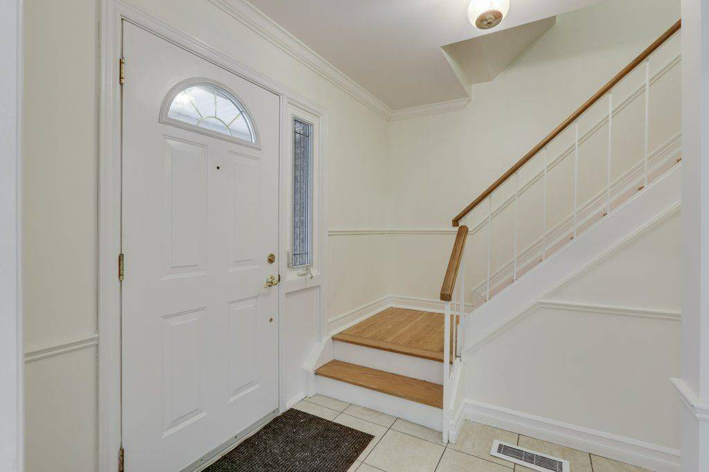 London South, ON N6J 3N4,37 Westmorland RD