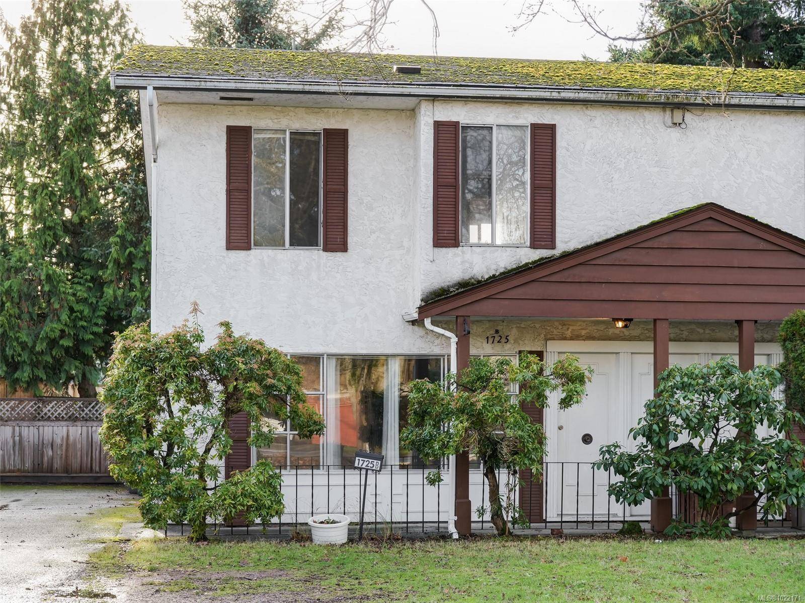 Saanich, BC V8N 6J5,1725 Feltham Rd #A & B