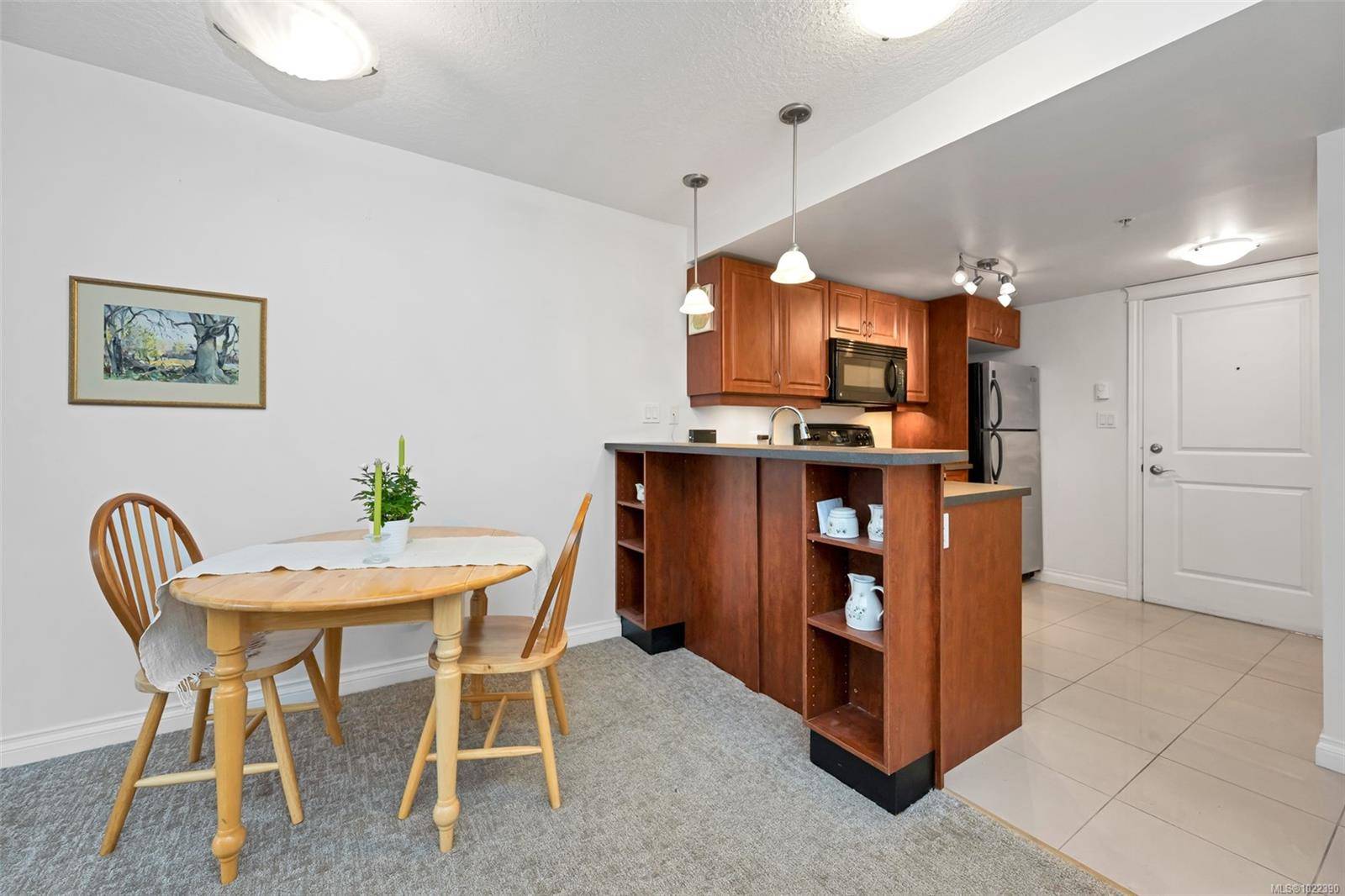 Saanich, BC V8Z 5L3,4536 Viewmont Ave #301