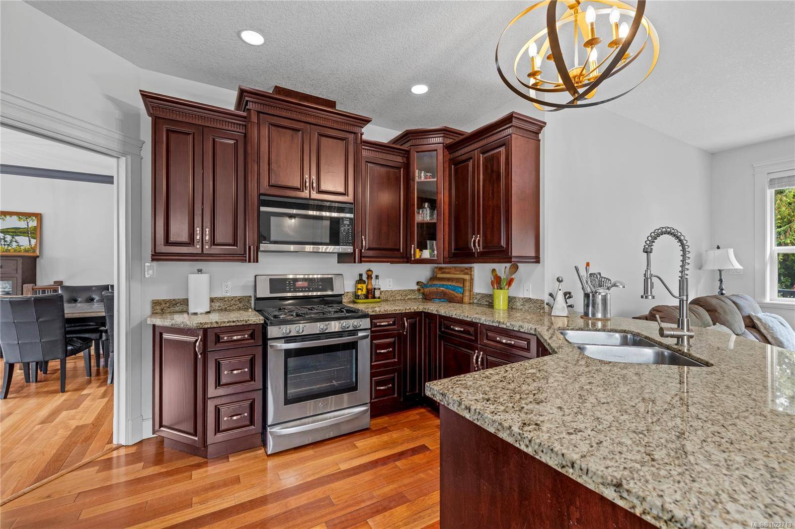 Ladysmith, BC V9G 1A3,401 Neville St #A