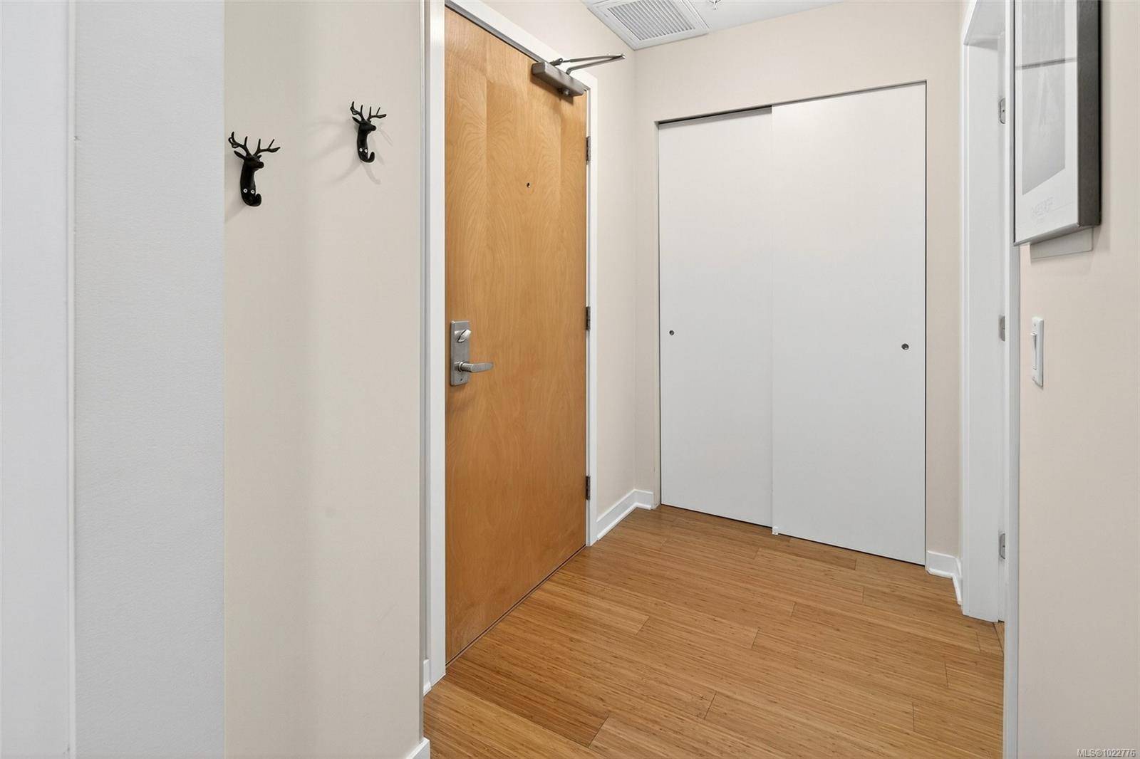 Victoria, BC V9A 0B3,373 Tyee Rd #308