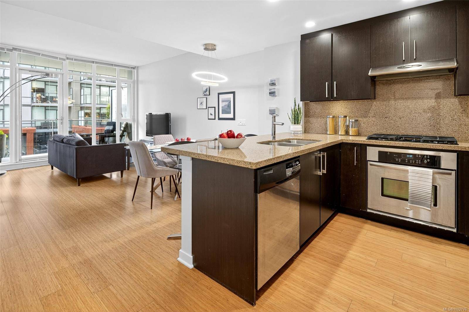 Victoria, BC V9A 0B3,373 Tyee Rd #308