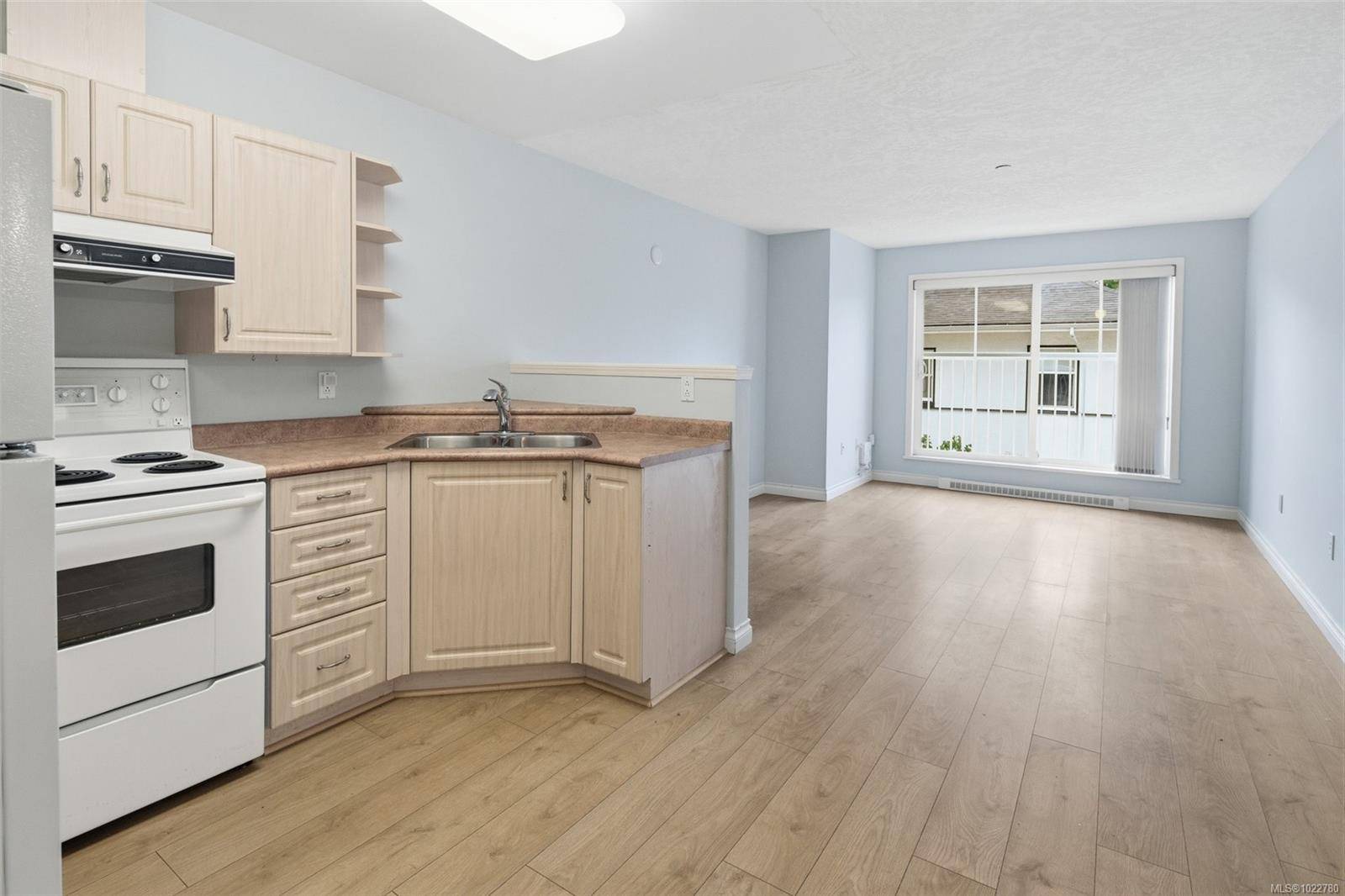 Victoria, BC V8V 2Z2,1070 Southgate St #308