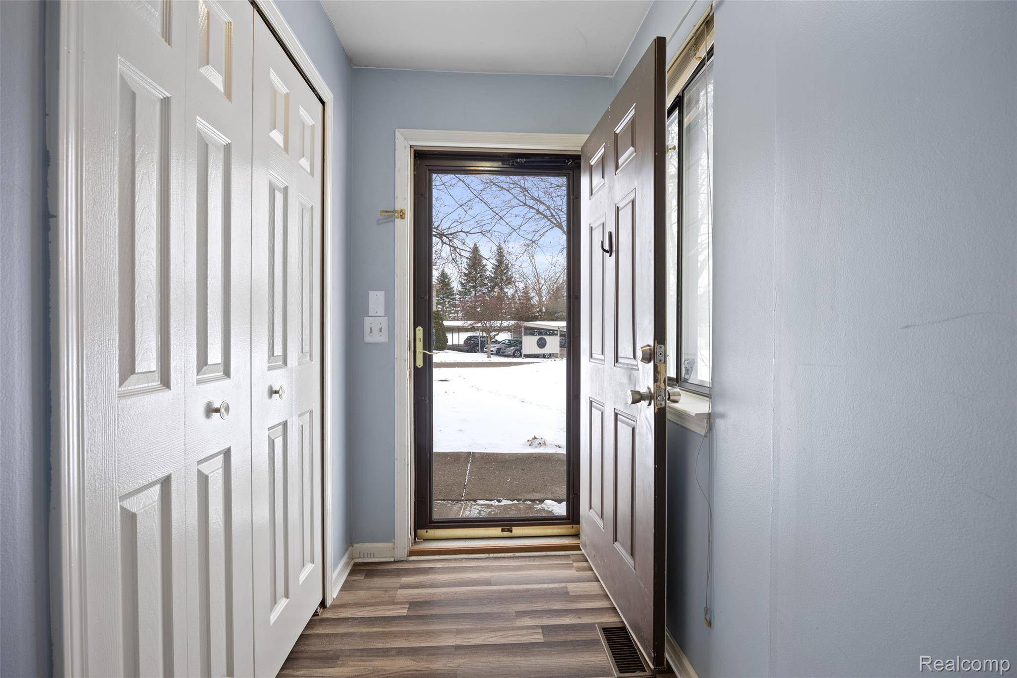 Farmington Hills, MI 48335,34790 W 8 Mile RD #2