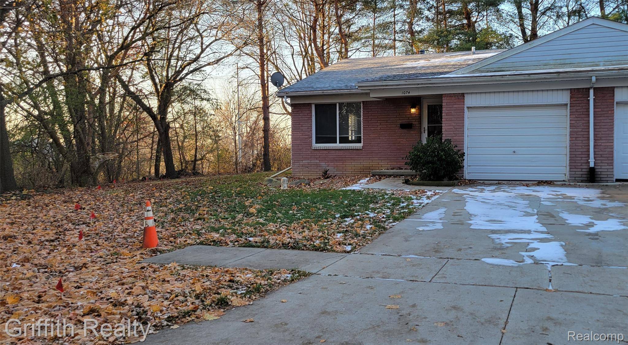 Brighton, MI 48116,1074 Maurice DR