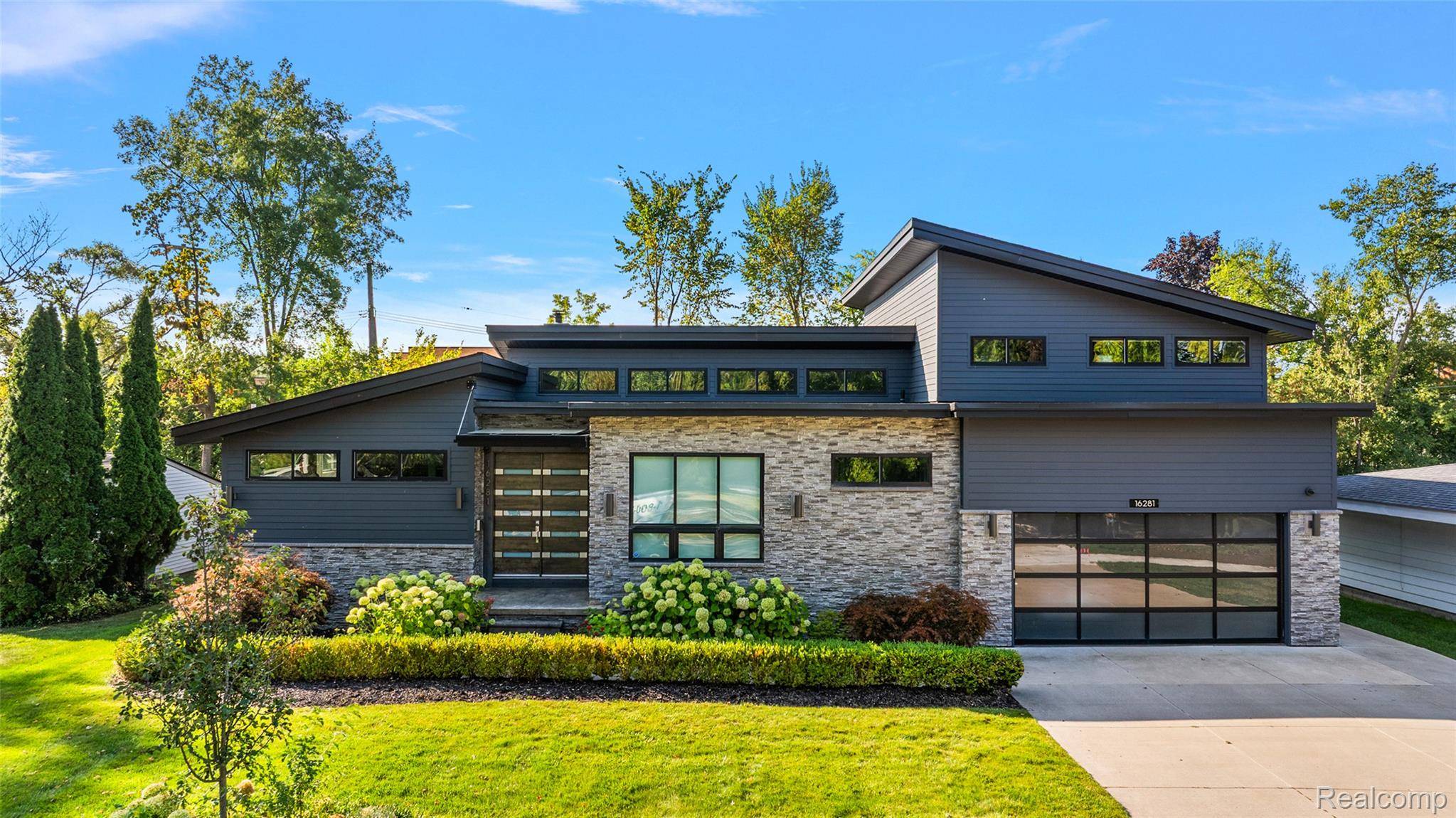 Beverly Hills, MI 48025,16281 Buckingham AVE