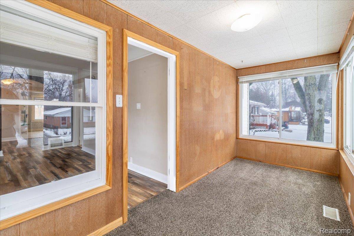 Pontiac, MI 48340,29 W Chicago AVE