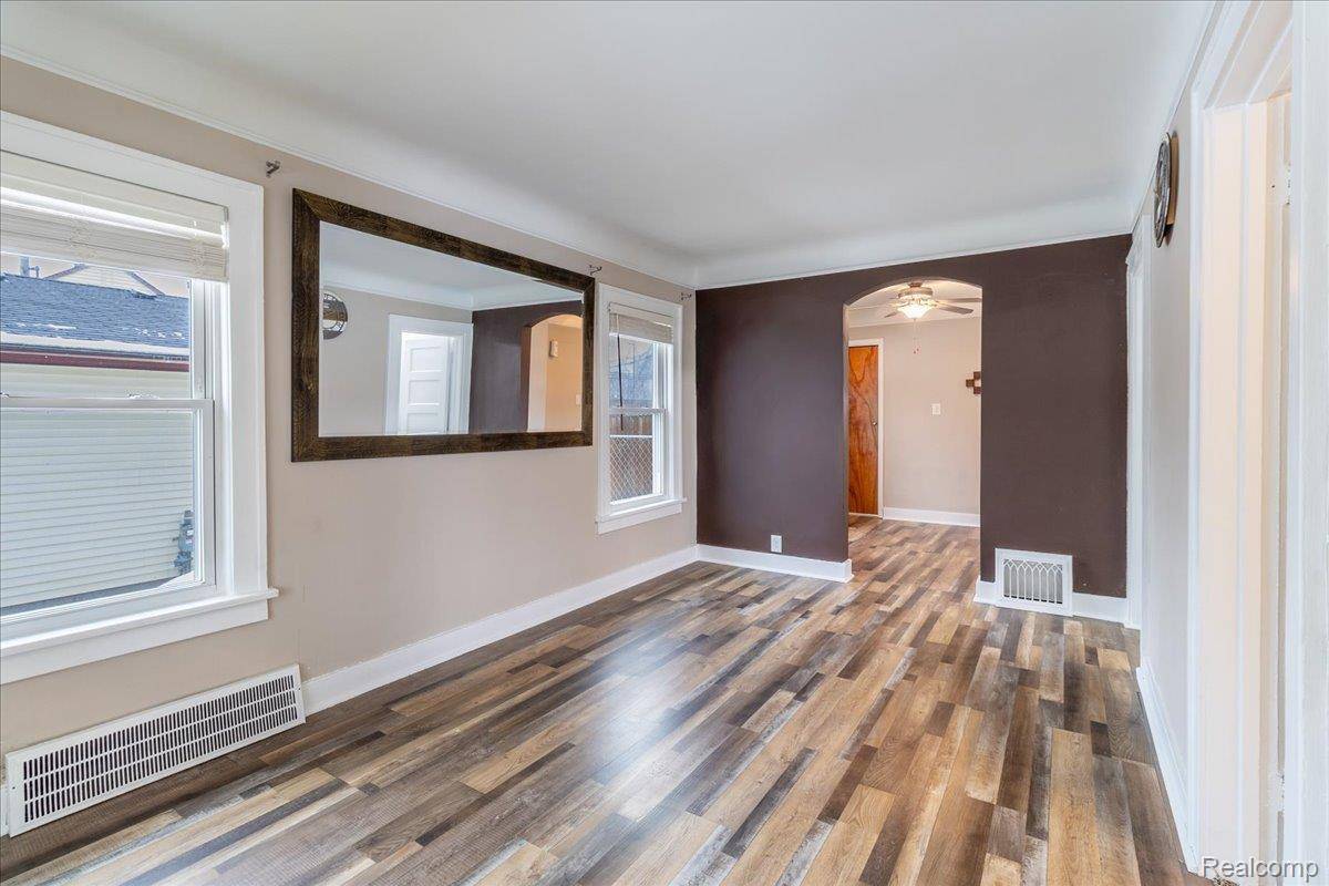 Pontiac, MI 48340,29 W Chicago AVE