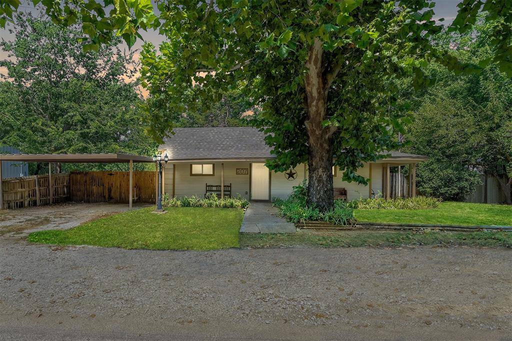 Alvord, TX 76225,207 N Oneil Street