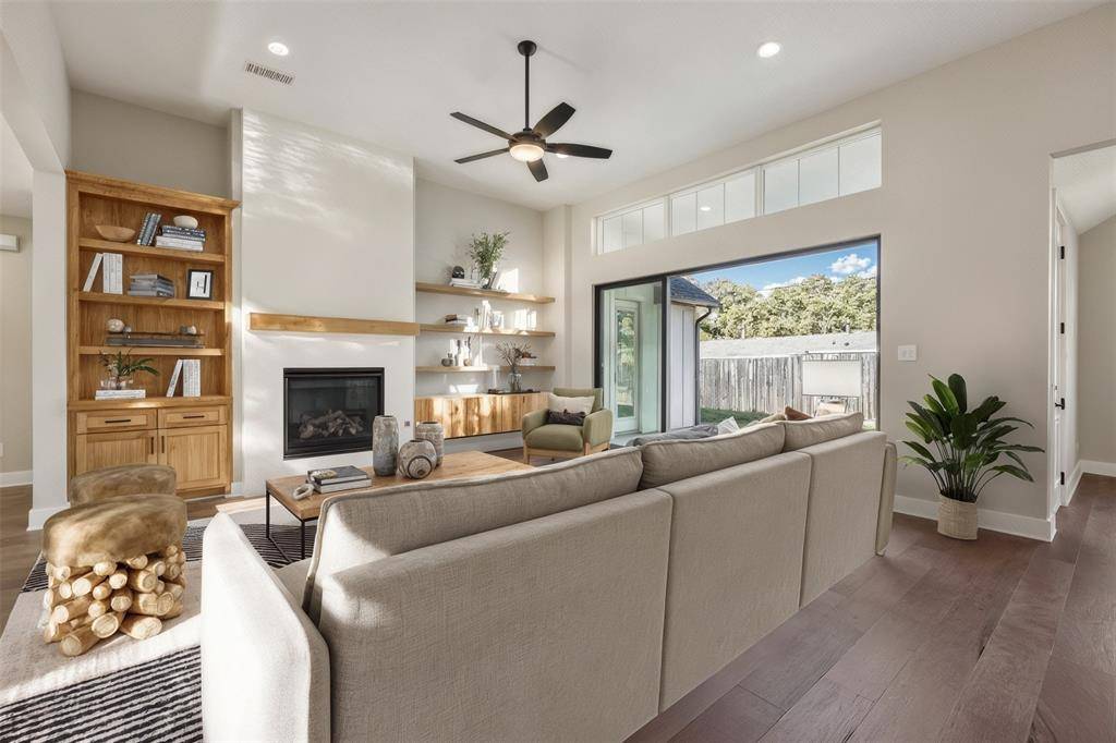 Grapevine, TX 76051,2638 Evinrude Drive