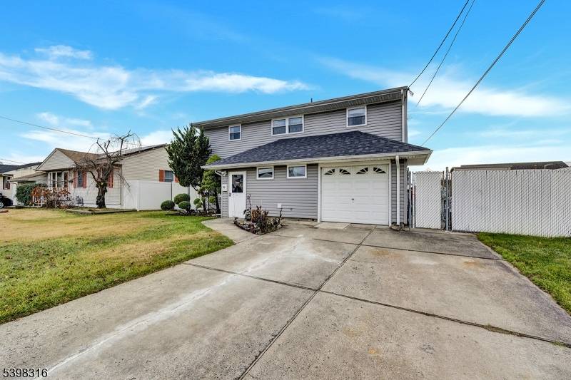 Carteret Boro, NJ 07008,85 Whitman St