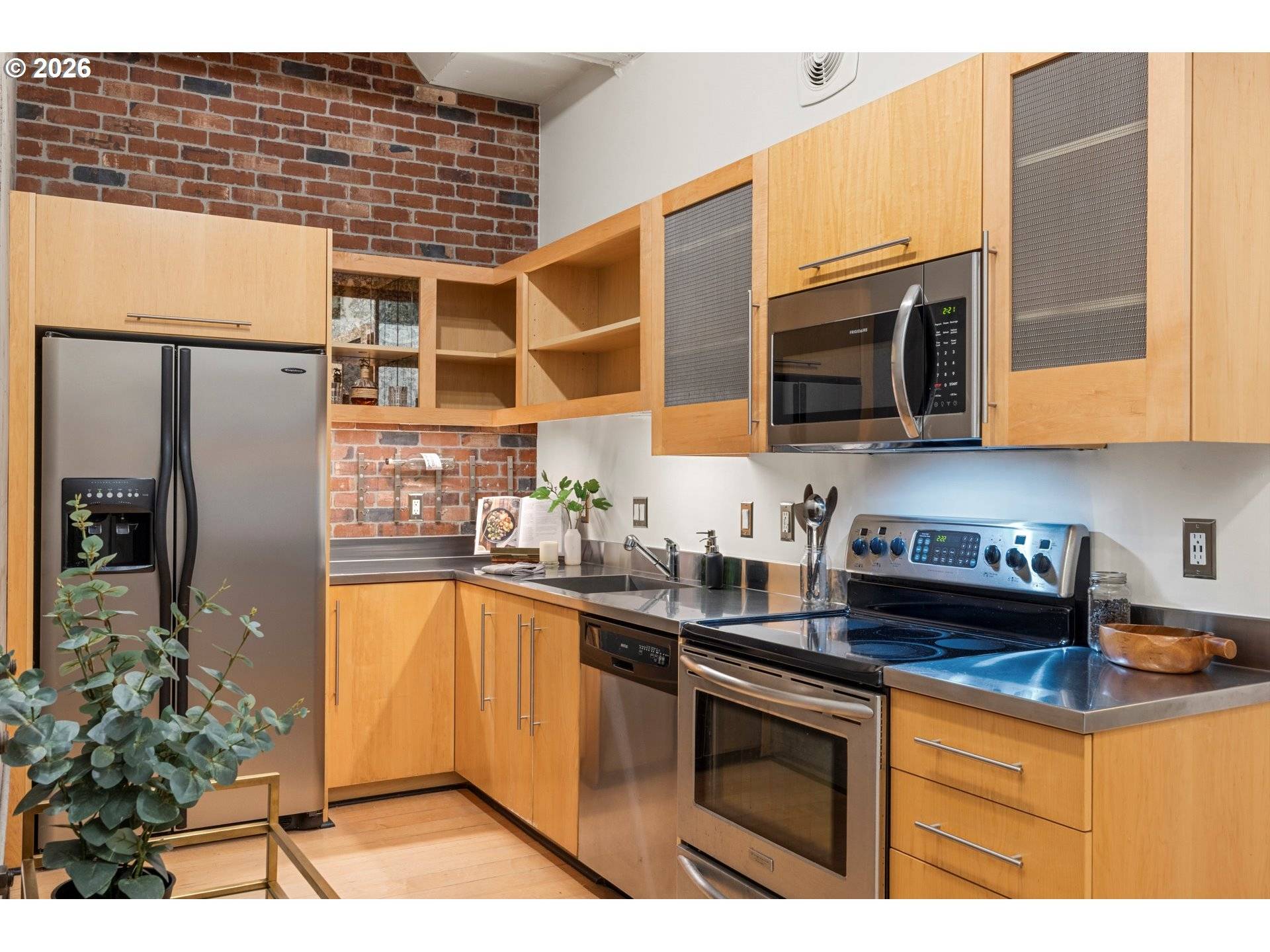 Portland, OR 97209,1400 NW IRVING ST #322