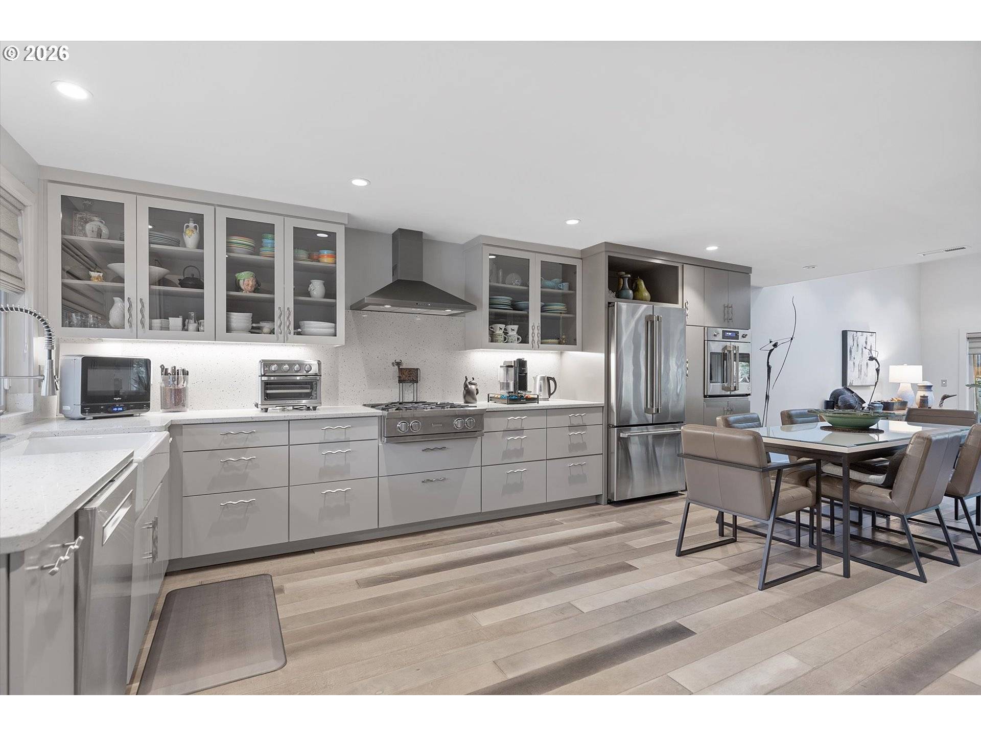 Lake Oswego, OR 97035,240 GREENRIDGE DR