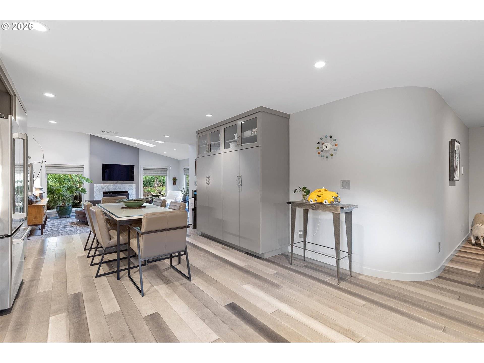 Lake Oswego, OR 97035,240 GREENRIDGE DR