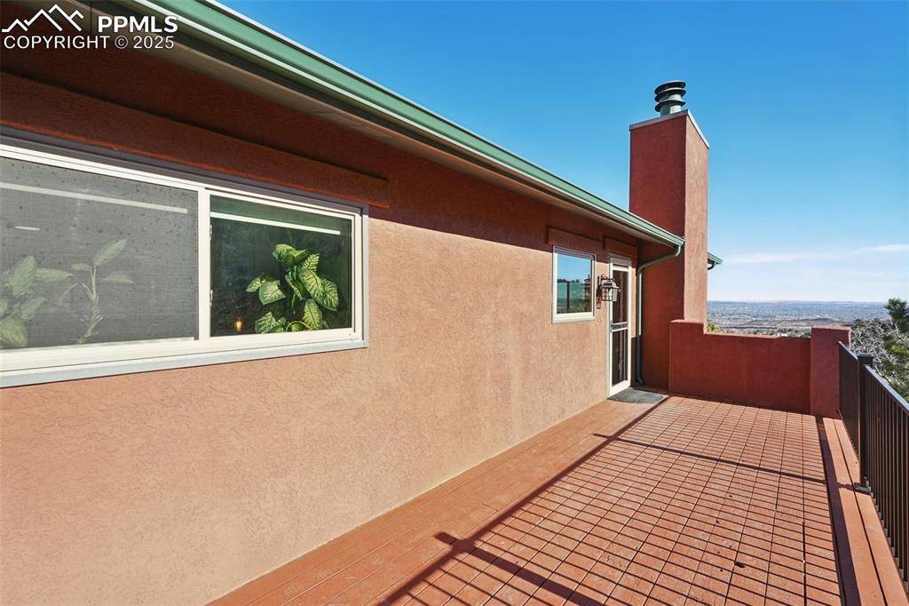 Manitou Springs, CO 80829,975 Crystal Park RD