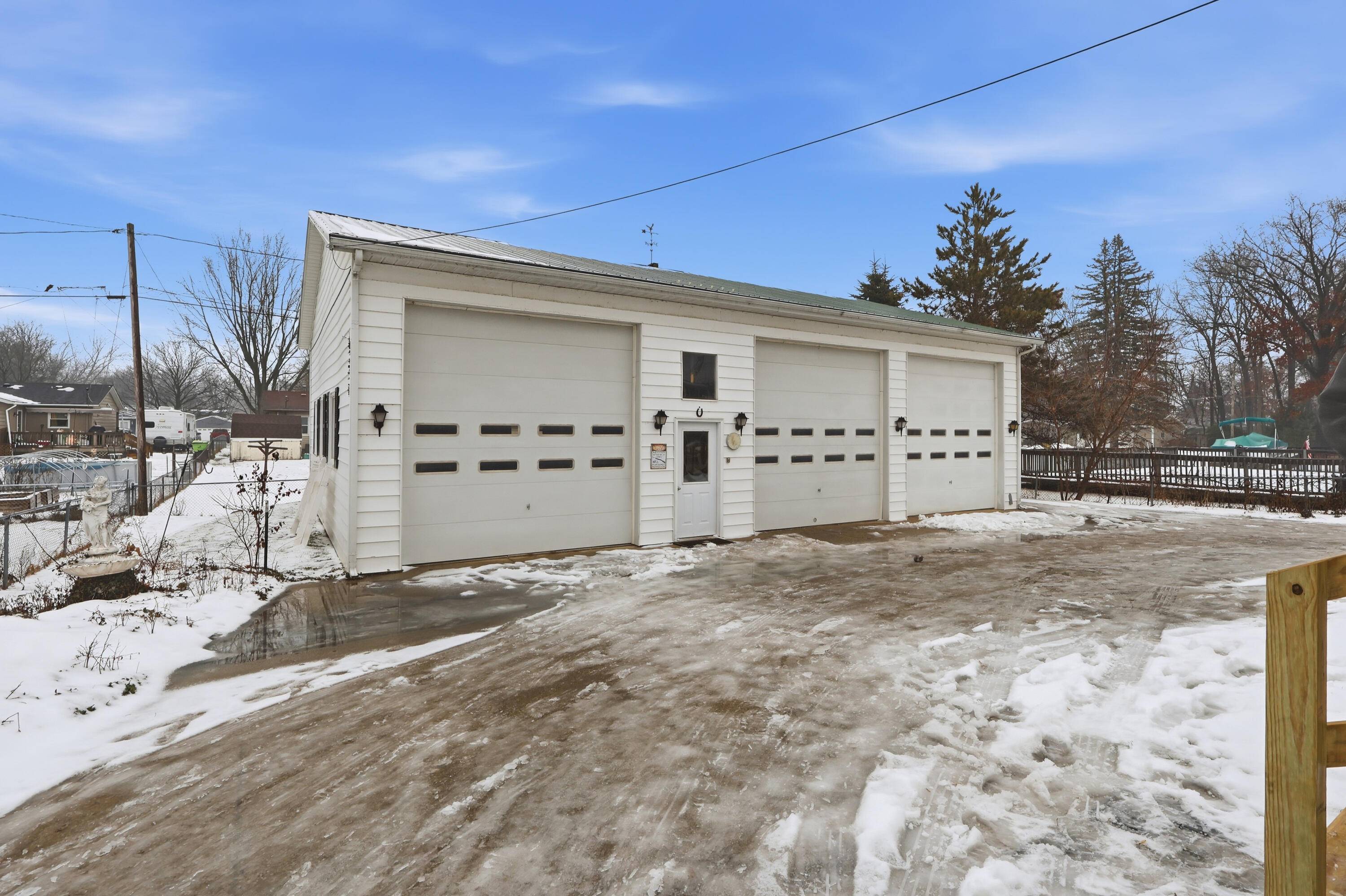 Greenville, MI 48838,804 E High ST